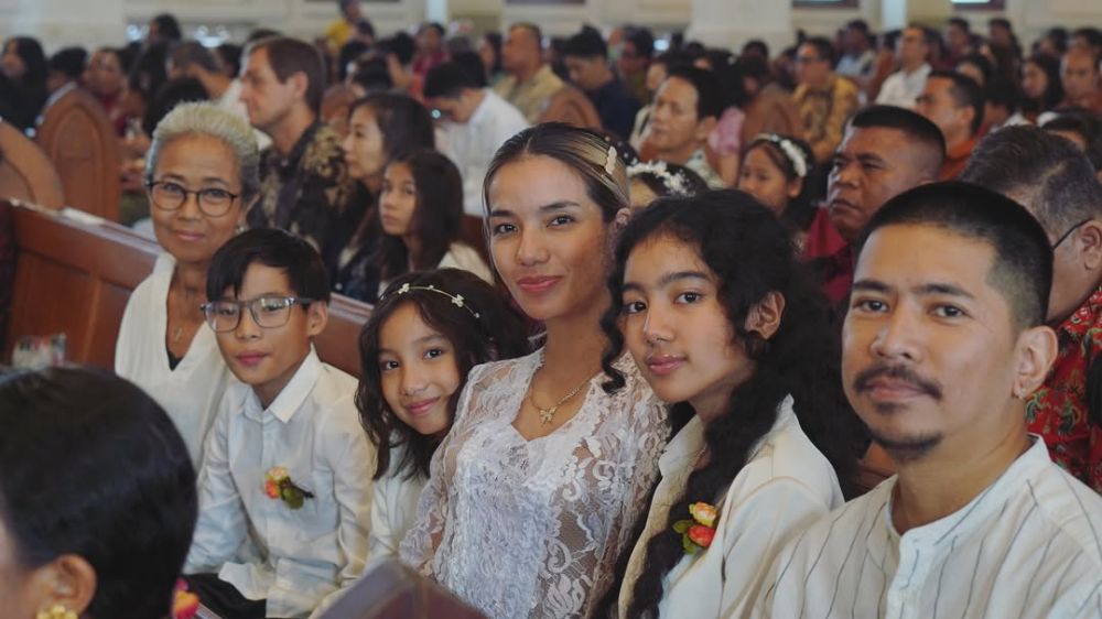 Ikuti jejak ibunda berkompetisi jadi gadis sampul, ini 9 potret Leticia Joseph putri Sheila Marcia