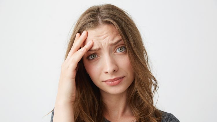 10 Foundation padat ampuh menutupi kerutan dan menyamarkan garis halus harga di bawah Rp100 ribu