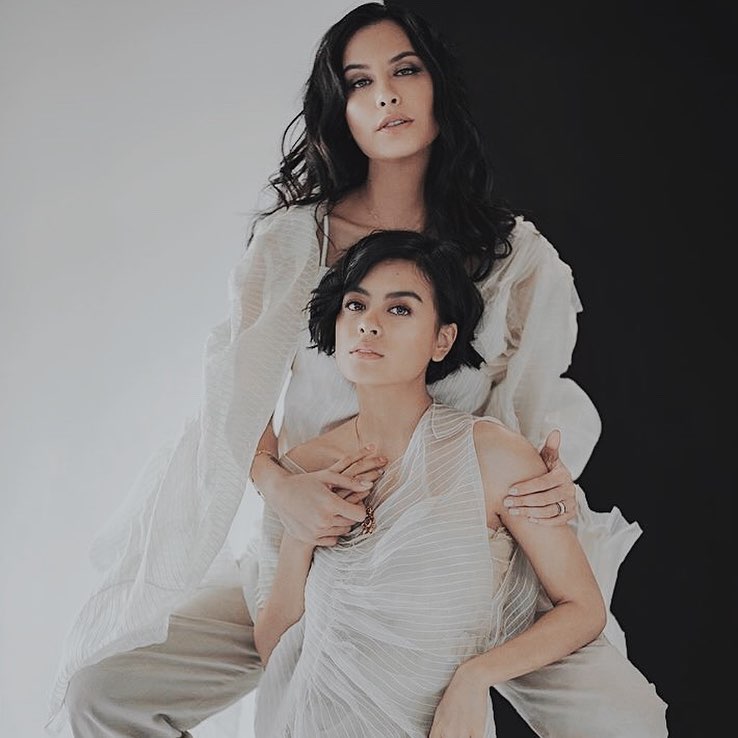 Cantiknya nurun dari ibu, begini kebersamaan 11 penyanyi bareng ibundanya bak kakak adik