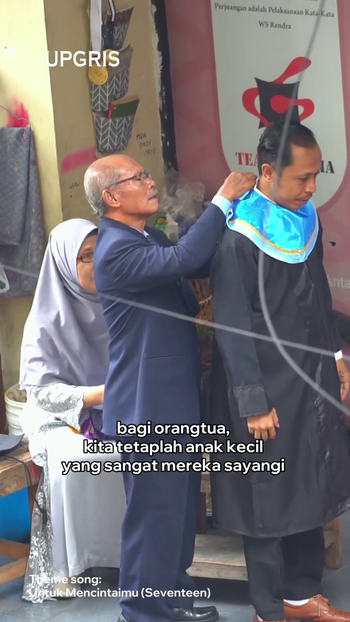 9 Potret Furry Setya wisuda S-1 usai 15 tahun kuliah, momennya didampingi orang tua bikin haru