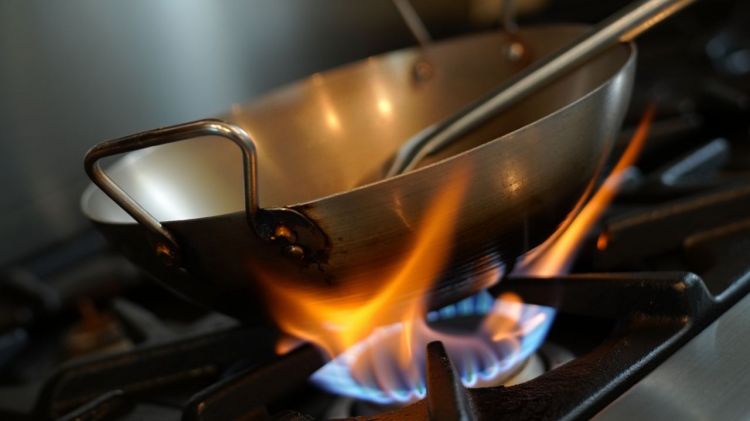 9 Merk wajan stainless steel di bawah Rp300.000, anti lengket dan tahan lama untuk kebutuhan dapur