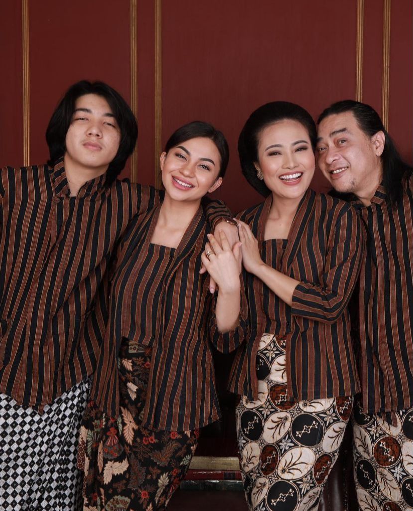 Dua saudara ini pernah jadi bintang iklan cilik, begini 9 potret kebersamaan Ariel Tatum dan adiknya