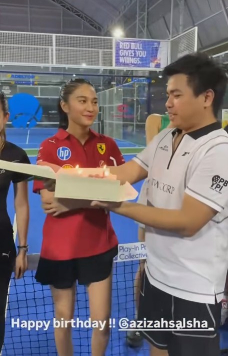 7 Potret Azizah Salsha rayakan ultah ke-22, dirangkul mesra Nadif Zahiruddin eks Anya Geraldine