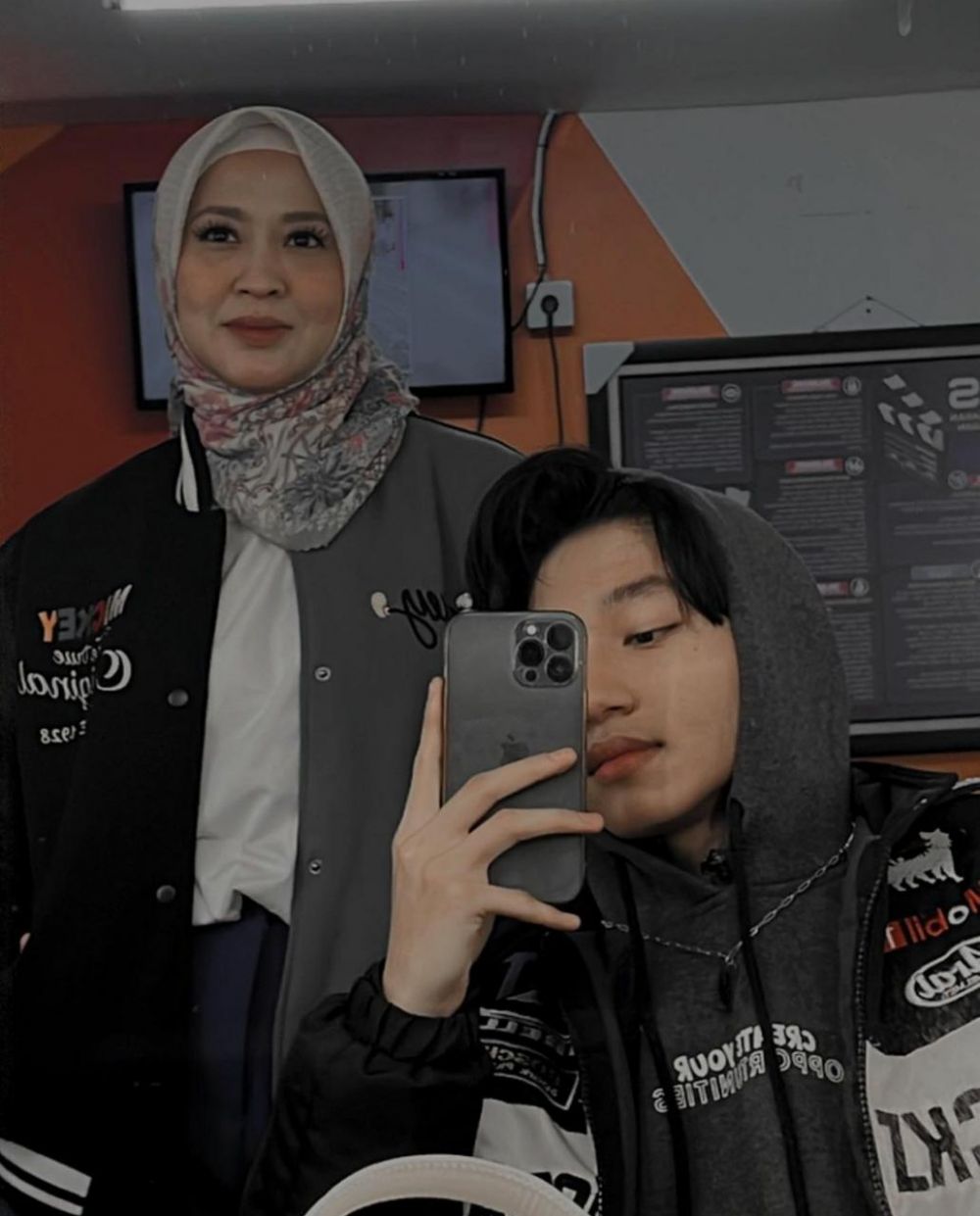Pemeran ibu Kiki di Islam KTP ternyata ibu penyanyi dan aktor, 11 potret kebersamaannya dengan anak