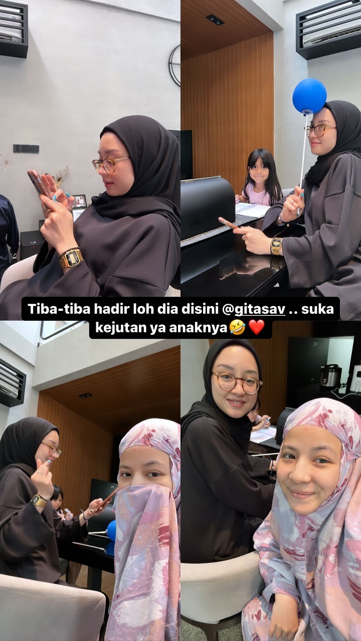 Bestie sejak lama, begini 10 potret kebersamaan Gita Savitri dan Natasha Rizky yang berwajah mirip