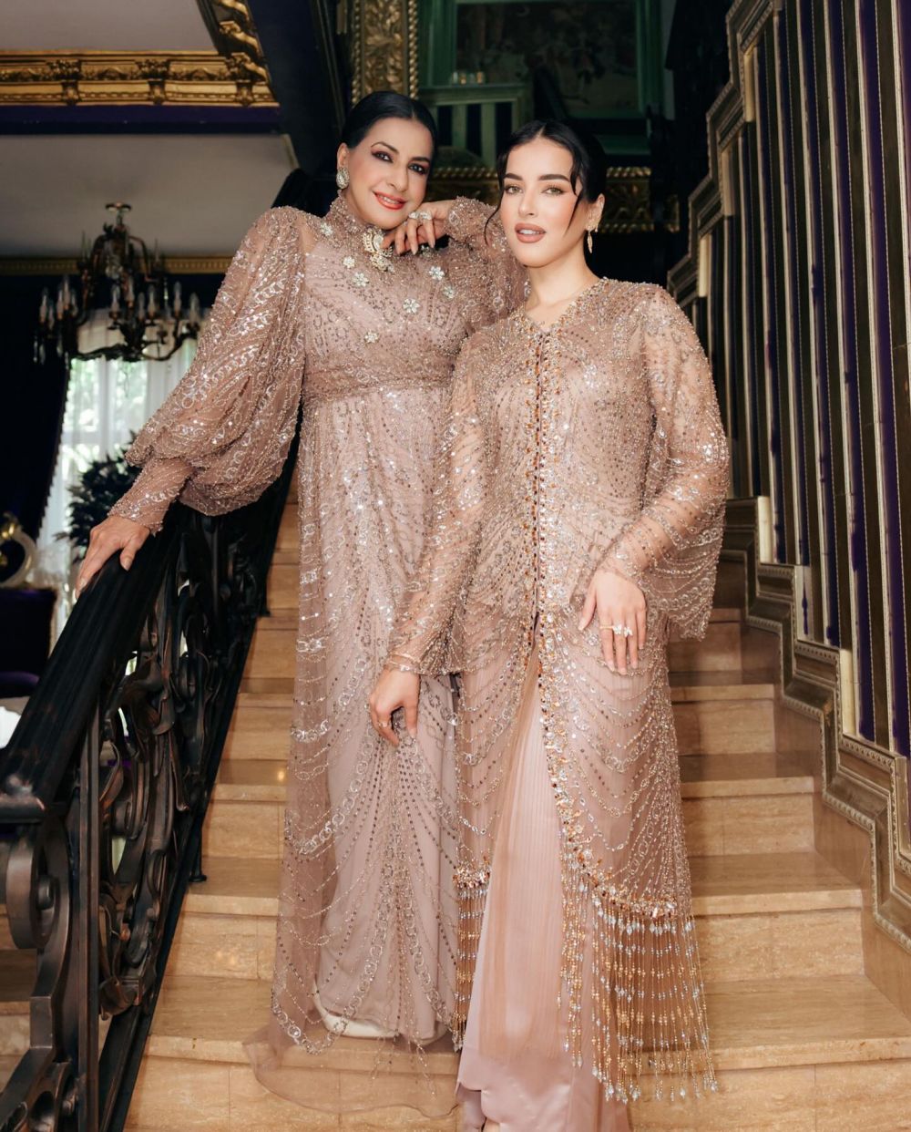 Sama-sama memesona, ini potret kebersamaan 9 selebgram bareng ibunya, parasnya bikin gagal fokus