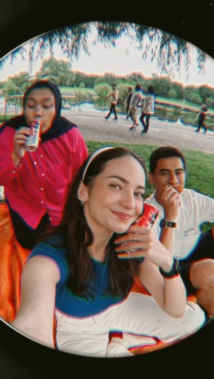 Jadi pasutri tapi jarang umbar kemesraan, intip 9 potret kebersamaan Enzy Storia dan Molen Kasetra