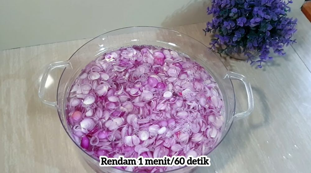 Bikin stok bawang goreng kriuk! Trik jitu biar renyah & awet berbulan-bulan tanpa tepung