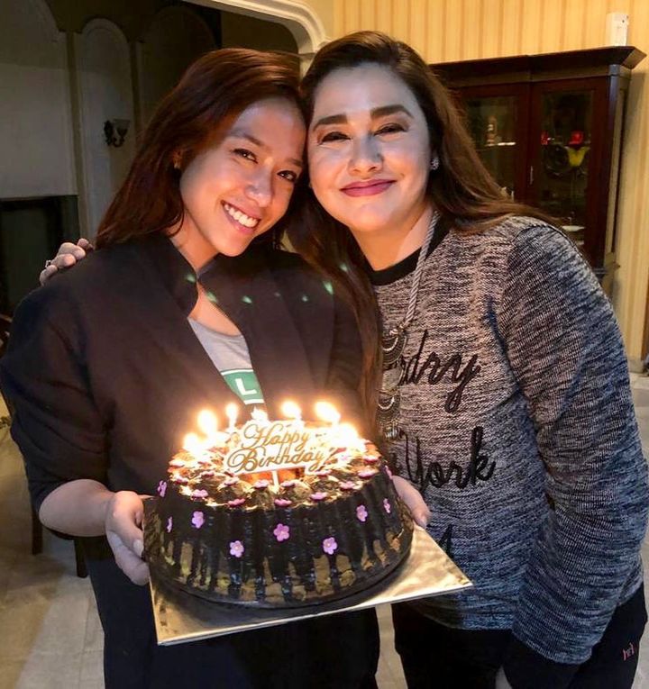  Tak banyak yang tahu, ternyata 7 seleb ini punya anak angkat, intip potret kedekatannya