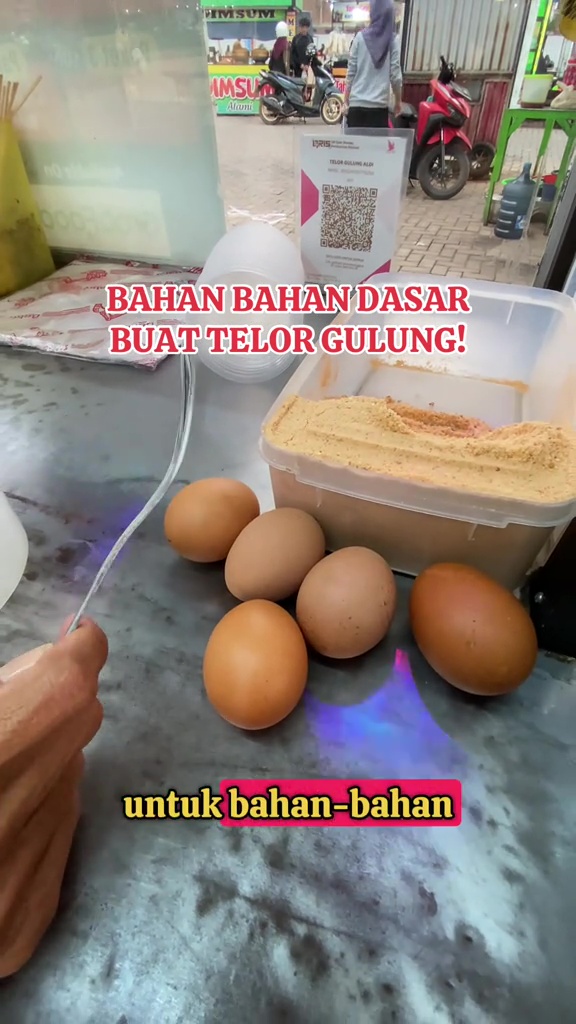 Belajar dari penjualnya langsung, trik bikin telur gulung agar tak ambyar dan lebih mudah digulung