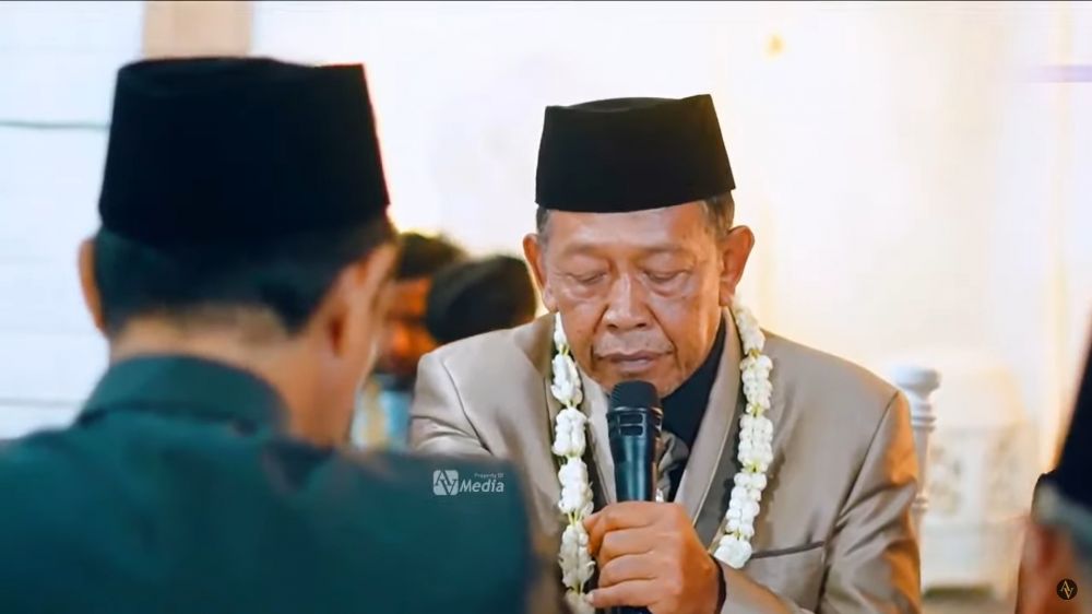 Viral pengantin wanita 24 tahun dipersunting pria usia 74, maharnya cek Rp3 miliar