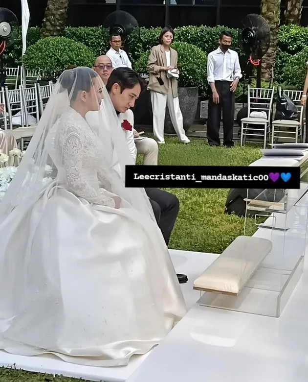 5 Potret detik-detik Amanda Manopo menuju altar nikah, momen Kenny Austin menangis bikin tersentuh