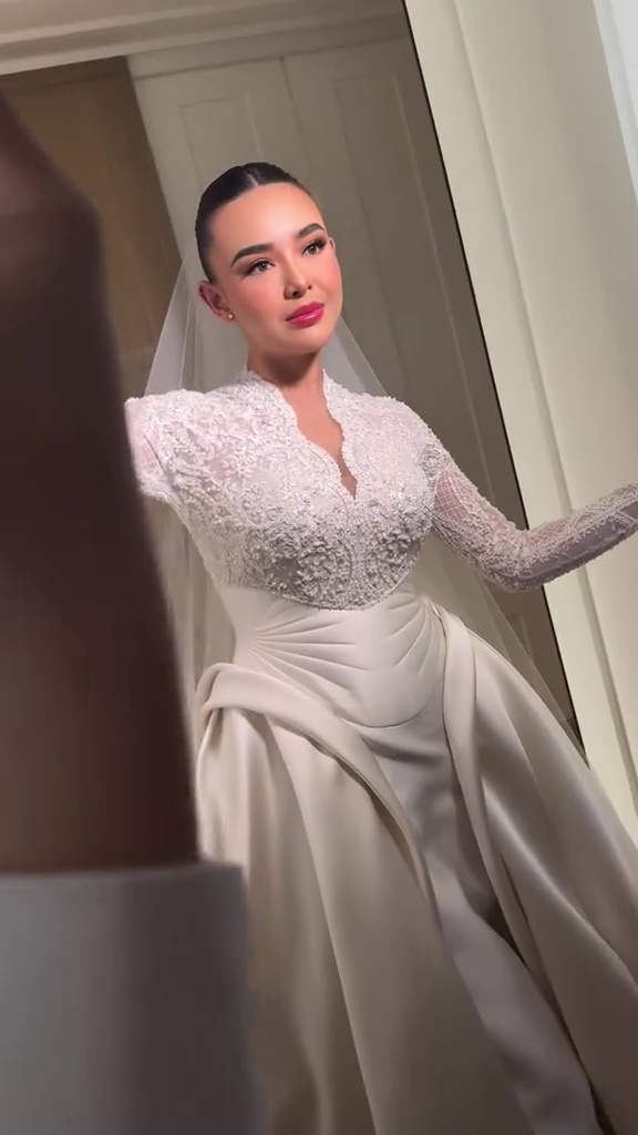 9 Potret momen pemberkatan nikah Amanda Manopo dan Kenny Austin, penuh haru dan sakral