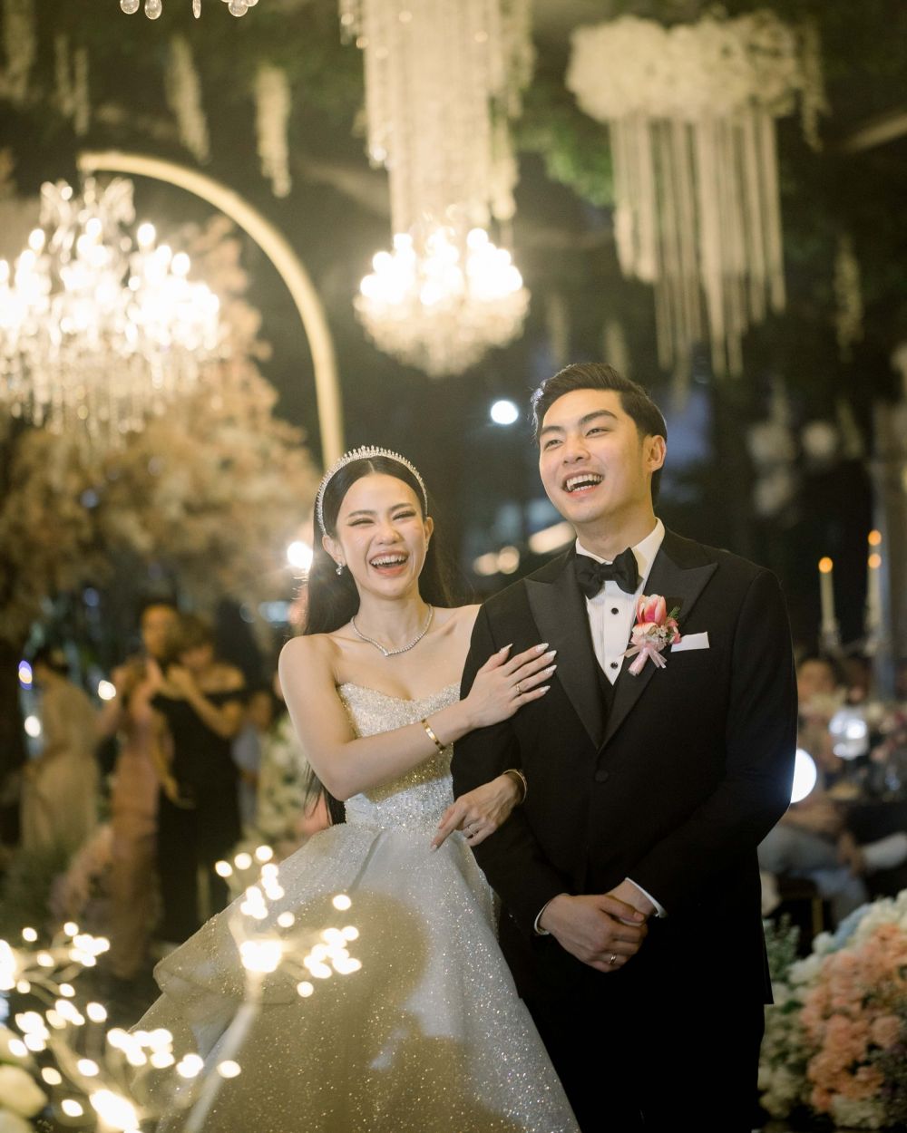 8 Pasangan selebriti ini tiba-tiba menikah di tahun 2025, terbaru Amanda Manopo dan Kenny Austin