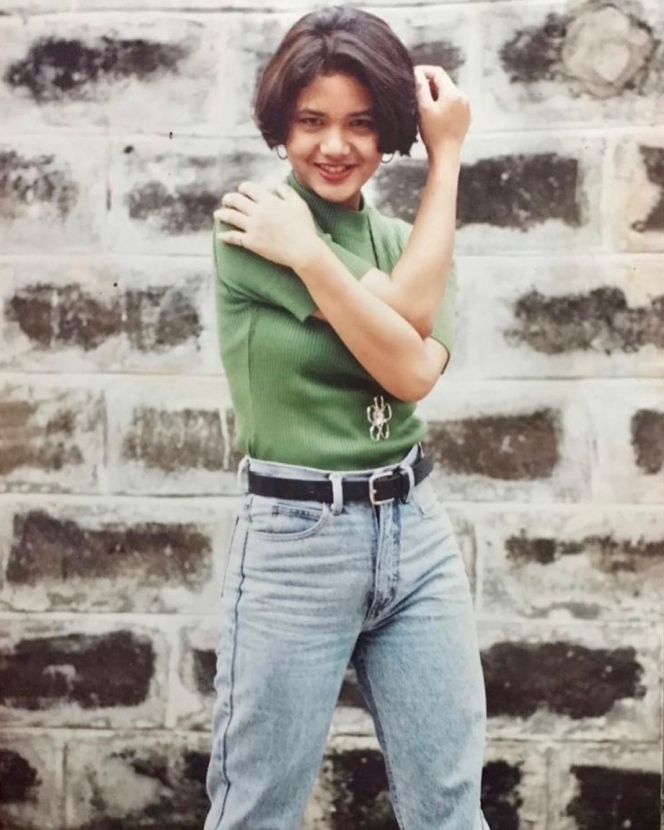 Sama-sama penyanyi wanita bersuara merdu, ini 11 beda gaya Ashanty dan Krisdayanti saat remaja