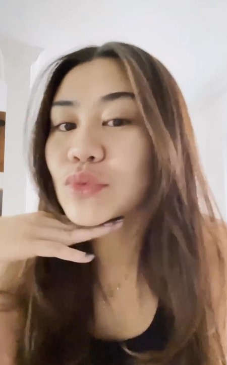 9 potret Aaliyah Massaid saat tampil bare face, bukti cantiknya effortless tanpa polesan