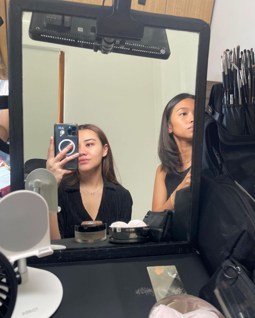 9 potret Aaliyah Massaid saat tampil bare face, bukti cantiknya effortless tanpa polesan