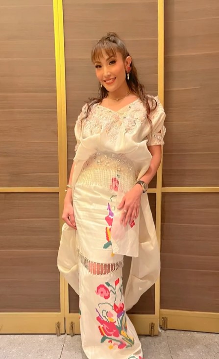 Gayanya di pesta ultah disebut totalitas, begini 11 potret Ayu Dewi tampil modis dengan dress cetar
