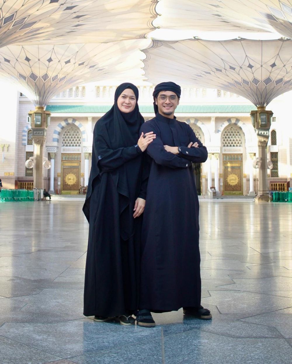 11 Potret kebersamaan Ricky Harun dan Donna Harun, ibu dan anak selisisah 24 tahun tapi bak kakak-adik