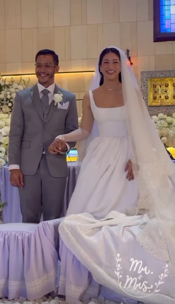 Lepas lajang di usia 39 tahun, ini 9 potret pemberkatan nikah Miss Indonesia 2009 Kerenina Sunny