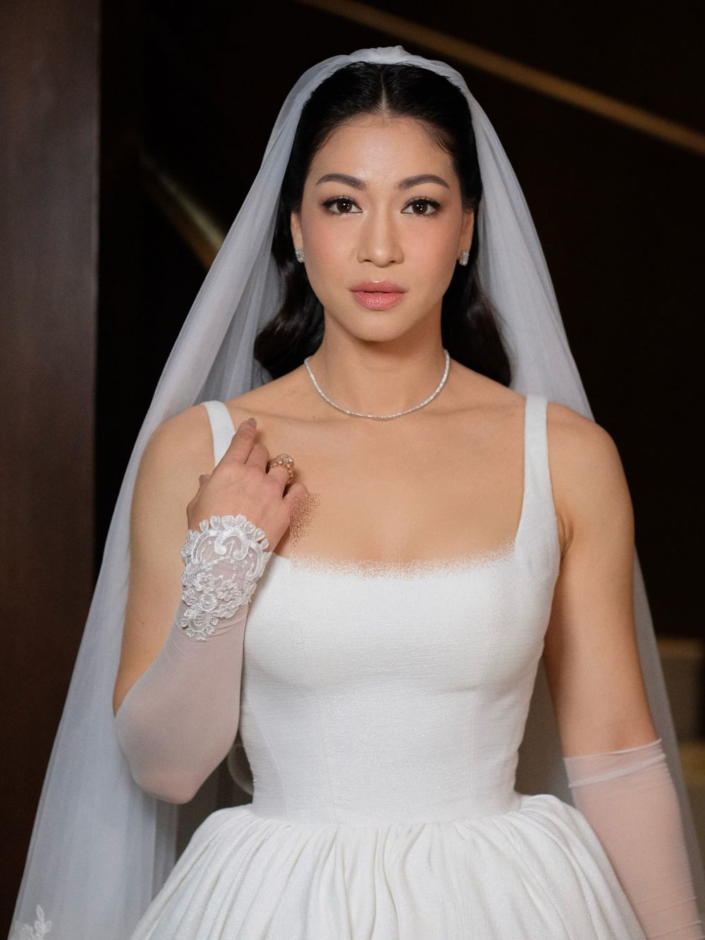 Lepas lajang di usia 39 tahun, ini 9 potret pemberkatan nikah Miss Indonesia 2009 Kerenina Sunny