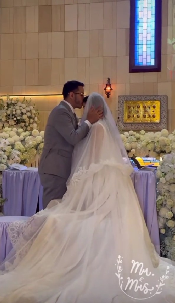 Lepas lajang di usia 39 tahun, ini 9 potret pemberkatan nikah Miss Indonesia 2009 Kerenina Sunny