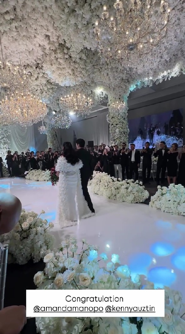 9 Potret resepsi pernikahan Amanda Manopo dan Kenny Austin, usung konsep intimate dinner