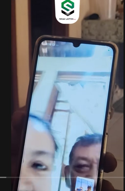 Kakek Tarman yang nikahi gadis 24 tahun ngaku cek mahar Rp3 Miliar asli, segera dicairkan istri