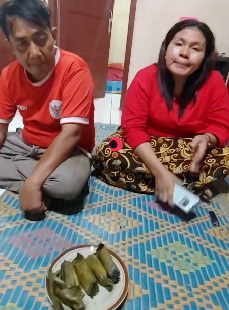 Kakek Tarman yang nikahi gadis 24 tahun ngaku cek mahar Rp3 Miliar asli, segera dicairkan istri