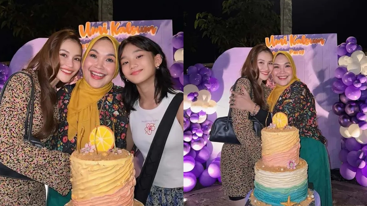 Ayu Ting Ting rayakan ultah ibu ke-53 pakai kue isi lembaran uang Rp50 ribu, ternyata hasil patungan
