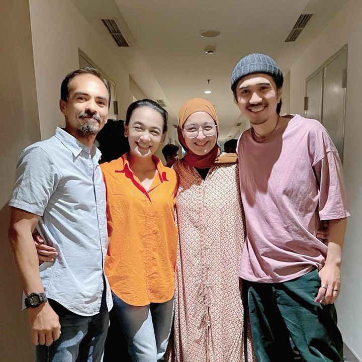 Jarang ada yang tahu, 8 penyanyi ini ternyata saudara ipar seleb, begini potret kebersamaannya