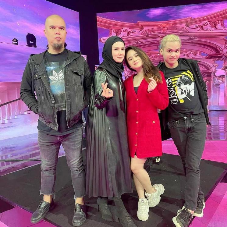 Kerap bareng keluarga Ahmad Dhani, ini 9 potret Tissa Biani dan Mulan Jameela yang disebut mirip