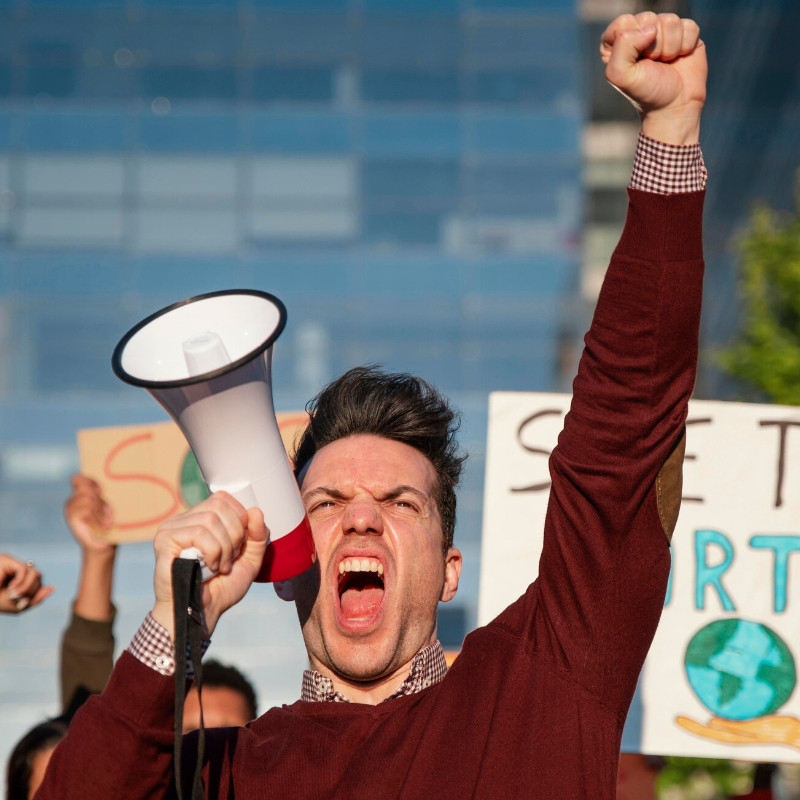 Polarisasi adalah: Kenali arti, jenis, penyebab, dan dampaknya dalam kehidupan sosial