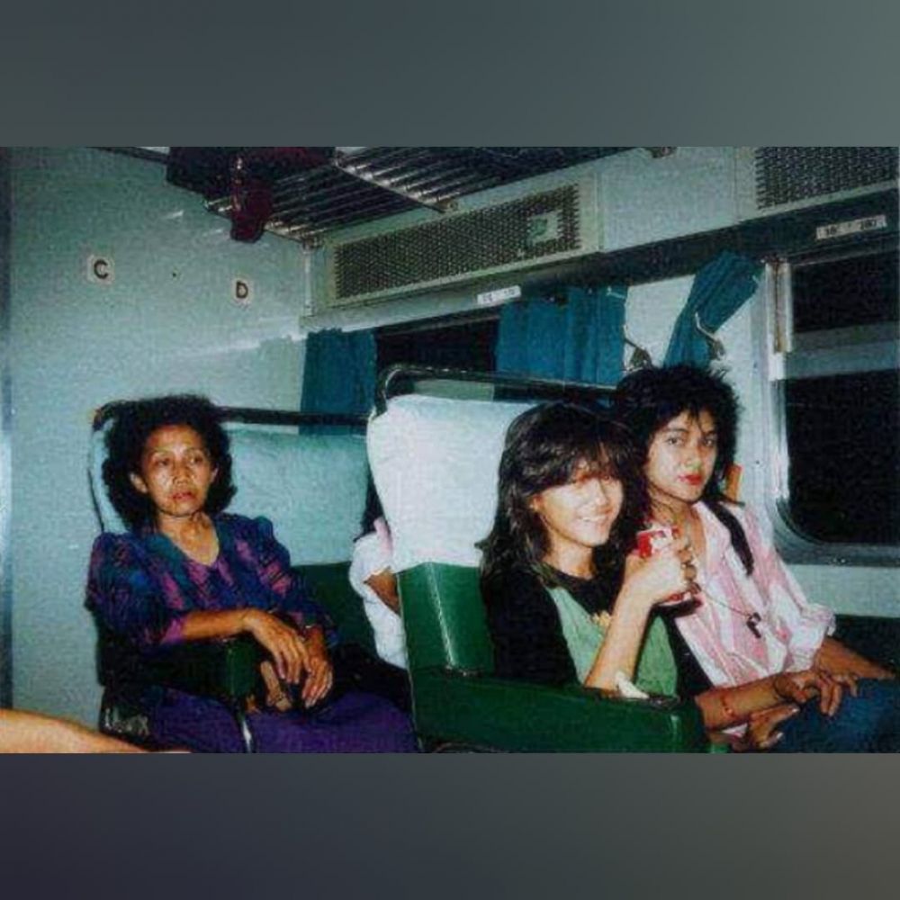 Dulu sepanggung dengan Nike Ardilla di band Denis Angel, 11 transformasi lady rocker ini tuai atensi