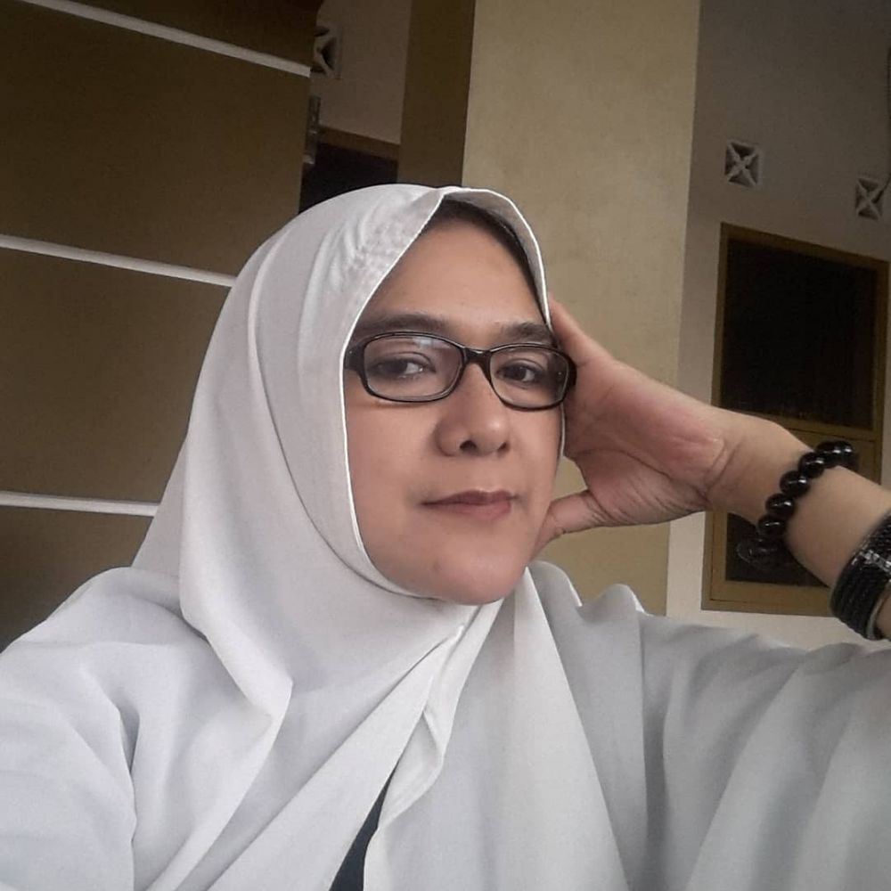 Dulu sepanggung dengan Nike Ardilla di band Denis Angel, 11 transformasi lady rocker ini tuai atensi