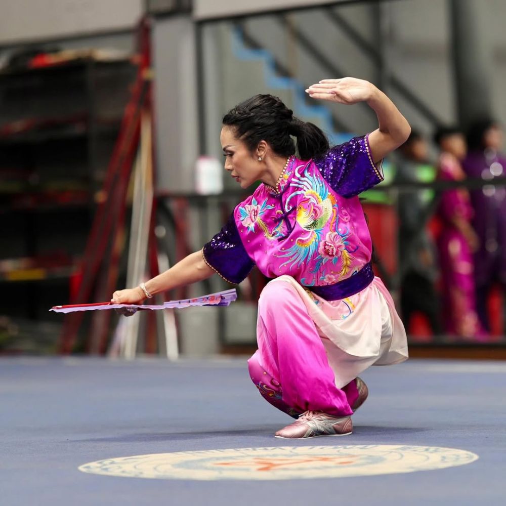 Wakili Indonesia tanding wushu di China di usia 50, 9 potret Krisdayanti latihan jelang lomba