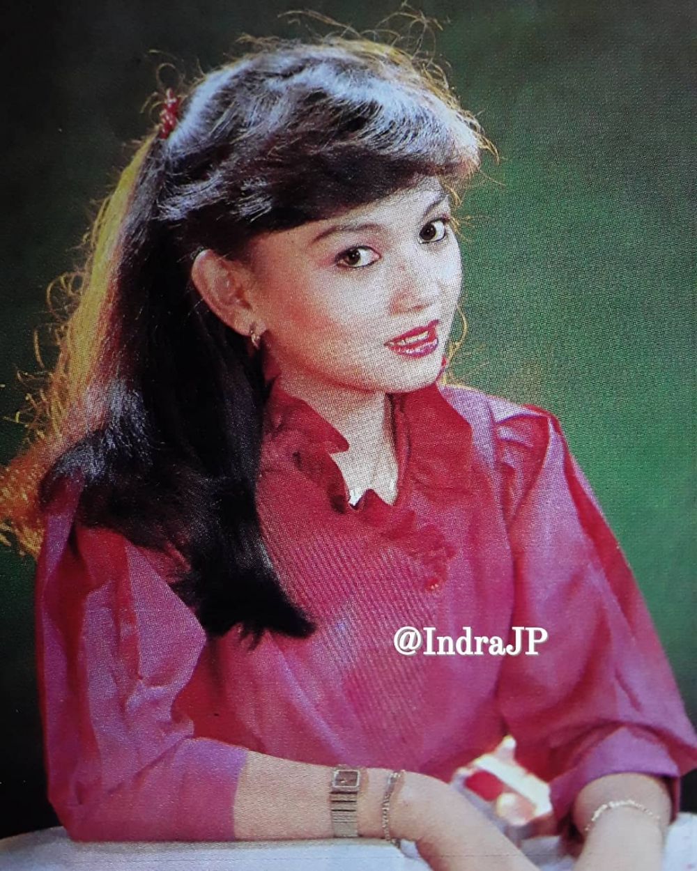 Gadis remaja di film Roy Marten ini ternyata Nia Daniaty, intip 9 potret lawasnya yang manglingi