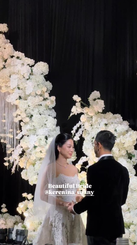 9 Potret resepsi Kerenina Sunny dan Rheza Herwindo, Setya Novanto senyum bahagia dampingi anak