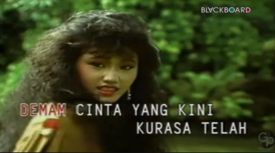 Wanita ini diva dangdut, borong piala di ajang penghargaan dangdut perdana 1997, ini 9 potret lawasnya