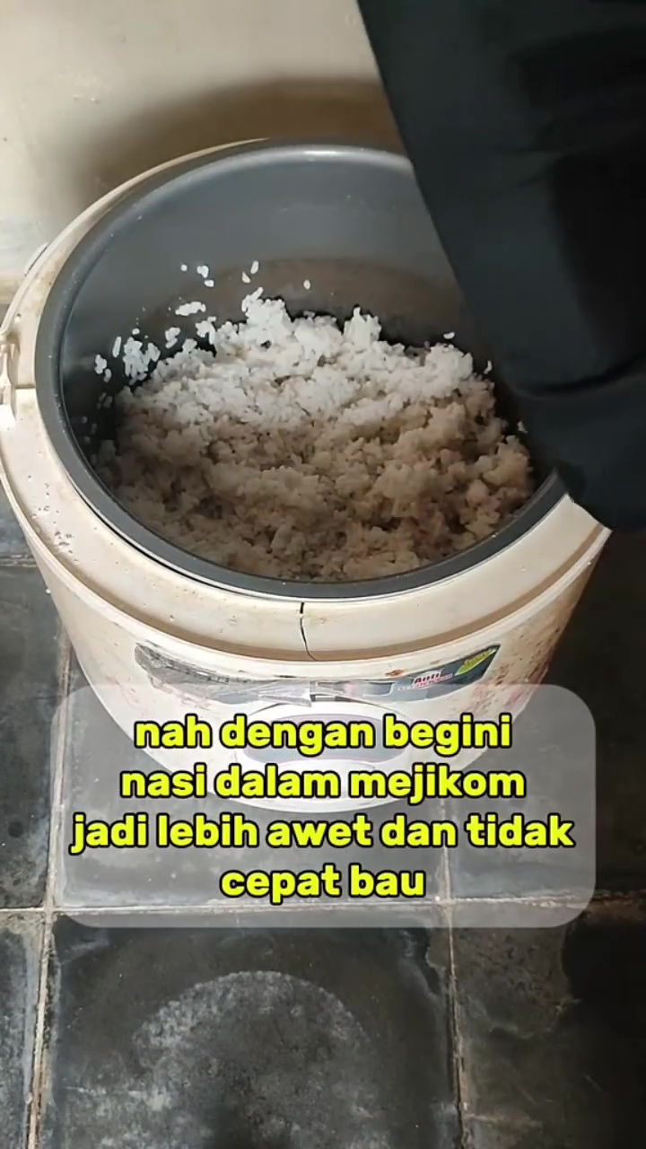 Cara supaya nasi di rice cooker tak cepat kering dan bau meski sudah dingin, cukup gunakan 1 alat ini