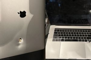 Momen Macbook Pro selamatkan pria China ini dari perampokan, baru sadar ketika buka laptop