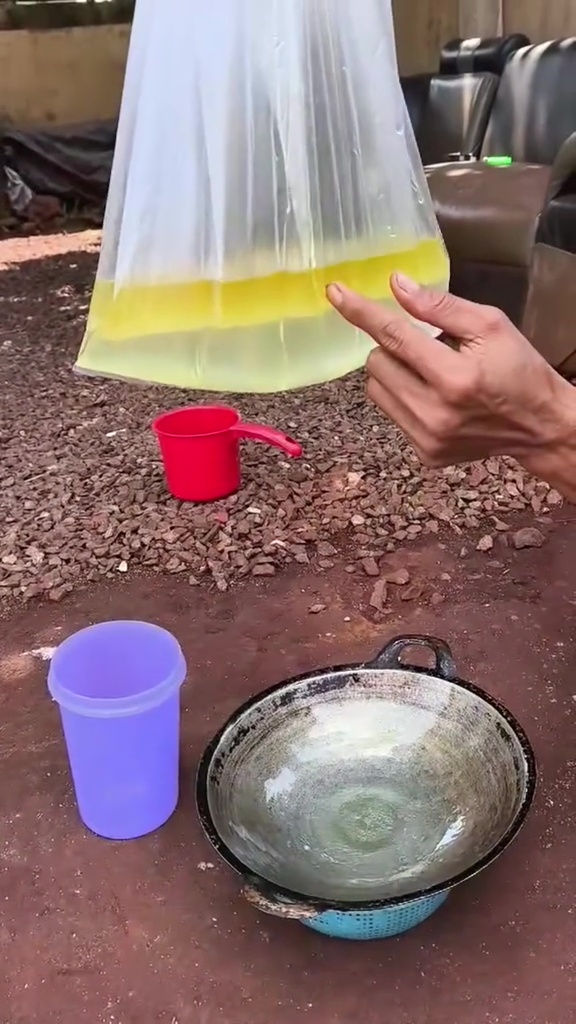 Minyak goreng tercampur air, jangan langsung dibuang! Begini trik mengatasinya biar bisa dipakai lagi