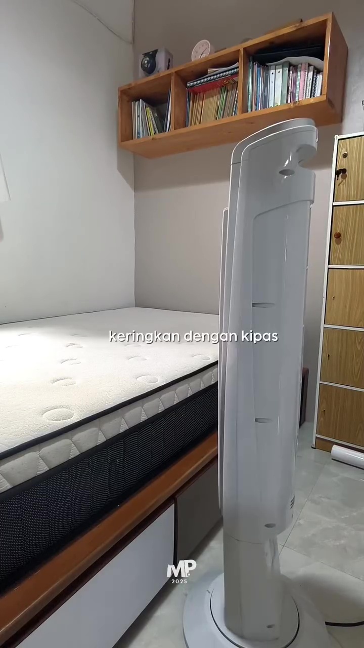 Nggak melulu pakai vakum cleaner, ini cara mudah bersihkan kasur kotor cuma pakai 2 alat dapur