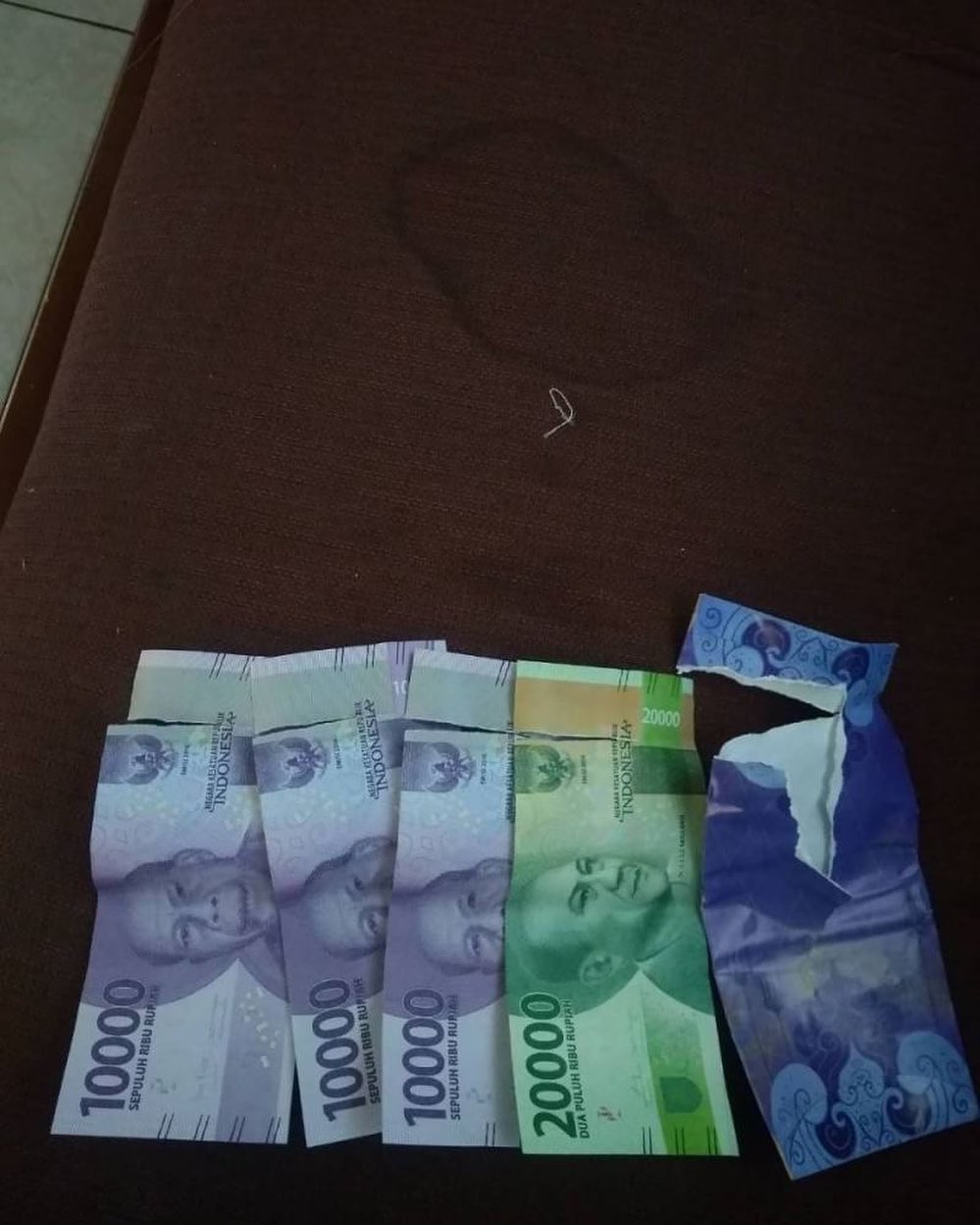 Bagai sakit tapi tak berdarah, ini 11 momen apes bisa dirasakan, antara pedih dan nyesek