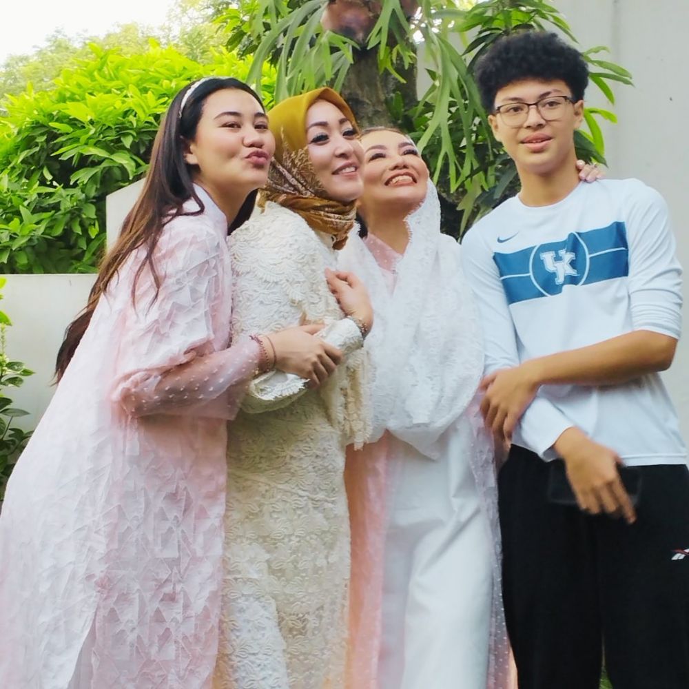 12 Potret kebersamaan Reza Artamevia dan Angelina Sondakh ini bagai kakak-adik, jauh dari permusuhan