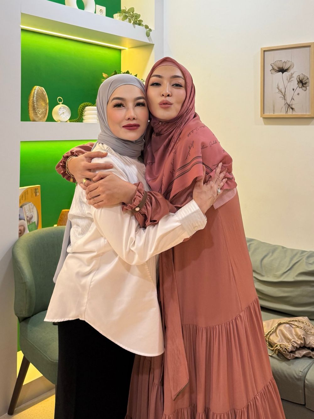 12 Potret kebersamaan Reza Artamevia dan Angelina Sondakh ini bagai kakak-adik, jauh dari permusuhan