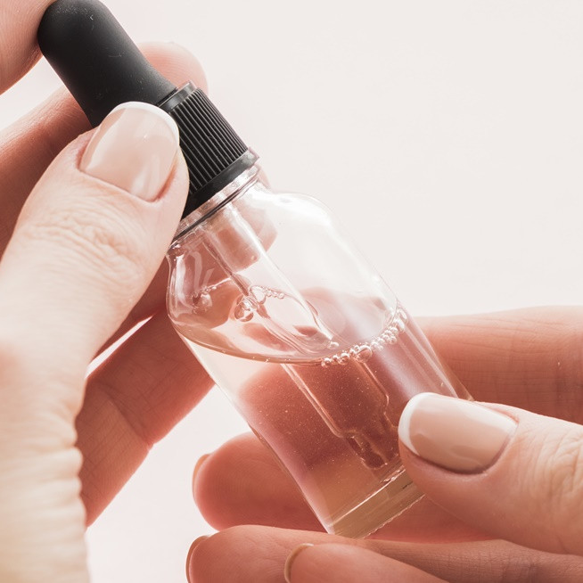 11 Rekomendasi serum bulu mata yang bagus dan ampuh, harga di bawah Rp100 ribu saja