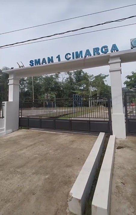 Viral siswa SMAN 1 Cimarga ditampar usai ketahuan merokok, pengakuan murid dan kepala sekolah berbeda