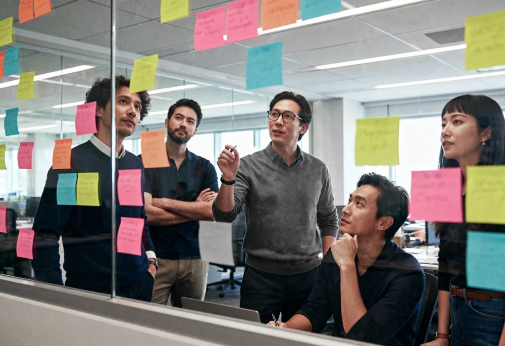 Brainstorming adalah: Pengertian, manfaat, dan cara efektif menghasilkan ide kreatif