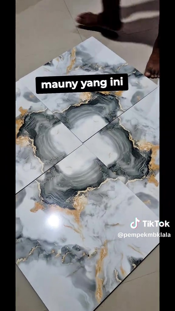 Jadi korban gagal renovasi, potret lucu salah pasang keramik motif ini gagal estetik, mirip lele